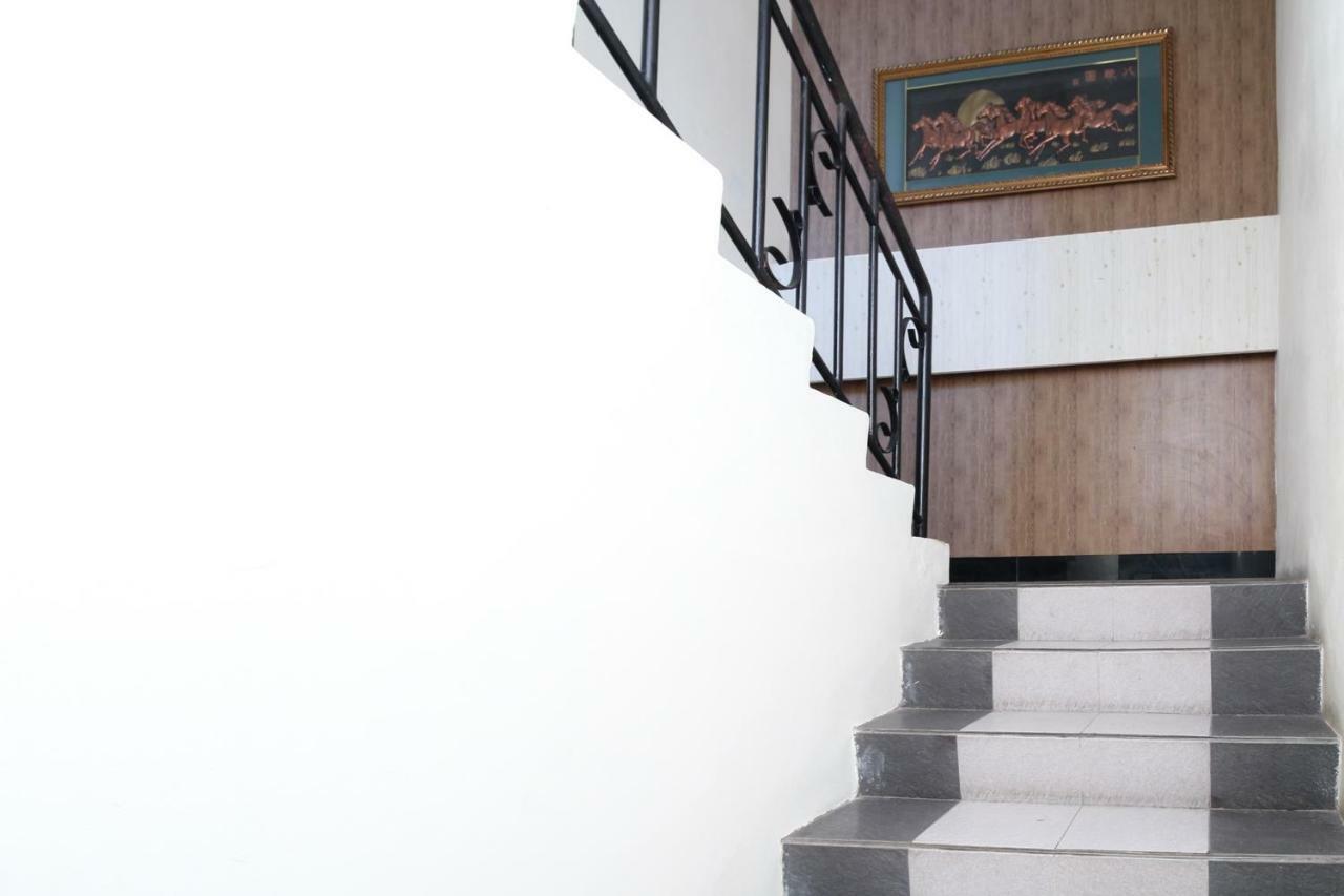 Myzone Homtel Hotel Semarang Exterior foto